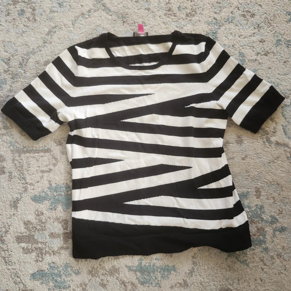 Vincent camuto zebra pattern top